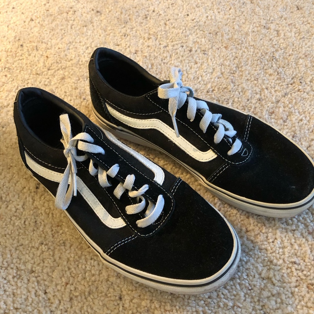Vans black Old Skool Shoe size 6 kids/7.5 women’s